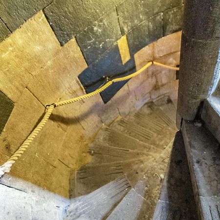 Unique 2 Bedroom Castle Suite Apartment - Near Edinburgh Castle & Royal Mile المظهر الخارجي الصورة