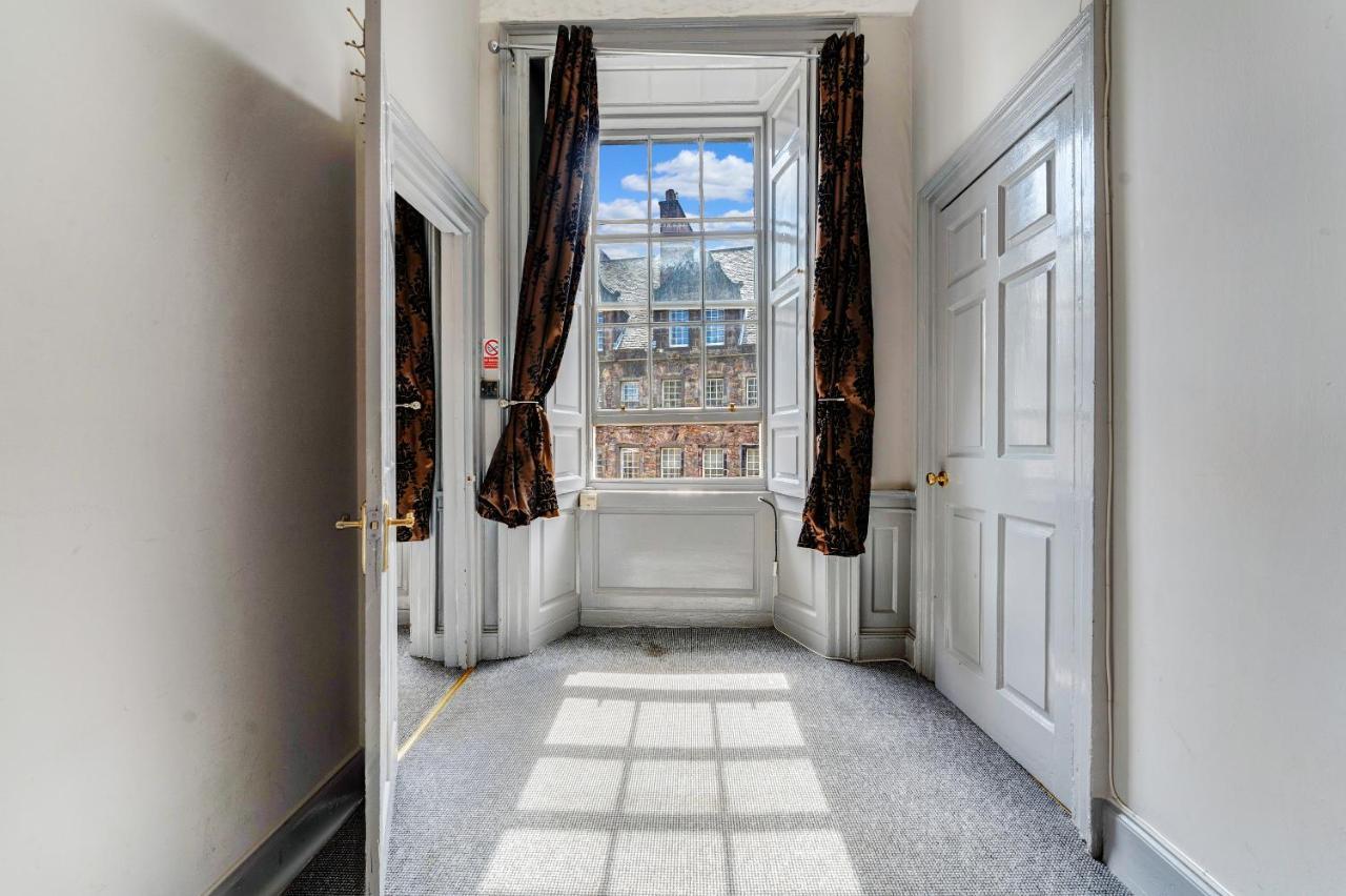 Unique 2 Bedroom Castle Suite Apartment - Near Edinburgh Castle & Royal Mile المظهر الخارجي الصورة