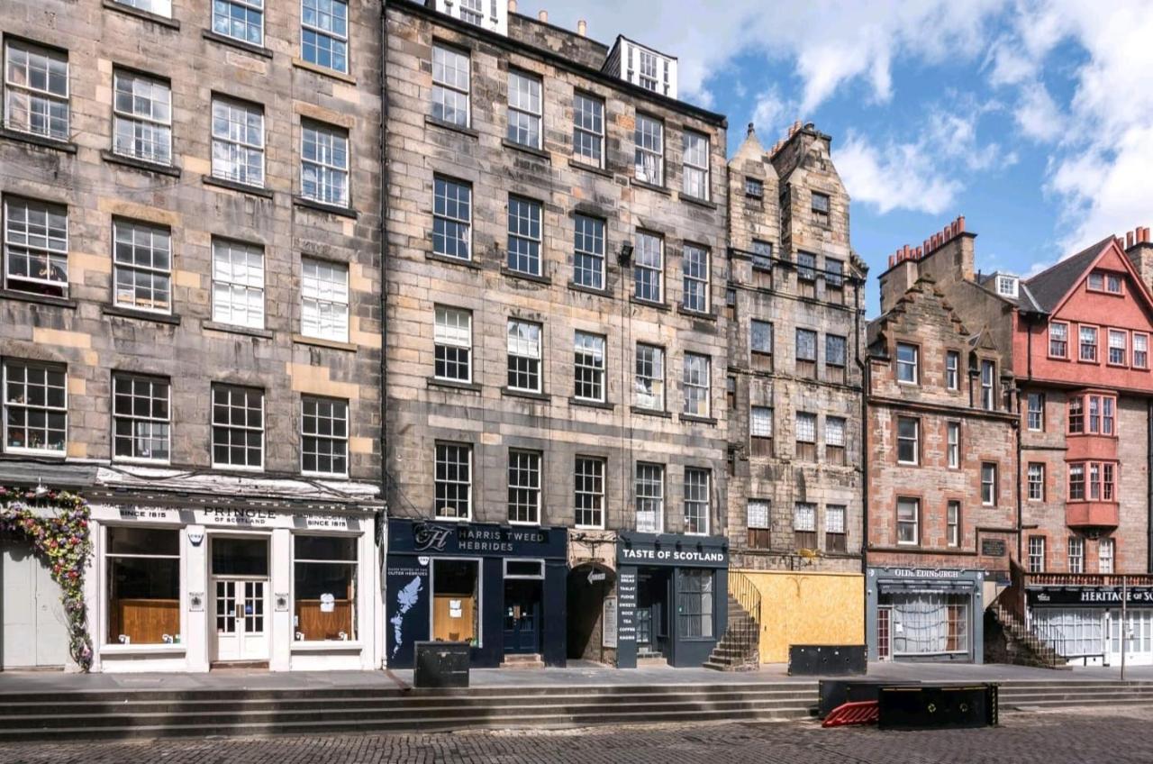 Unique 2 Bedroom Castle Suite Apartment - Near Edinburgh Castle & Royal Mile المظهر الخارجي الصورة