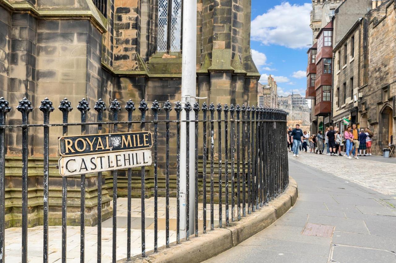 Unique 2 Bedroom Castle Suite Apartment - Near Edinburgh Castle & Royal Mile المظهر الخارجي الصورة