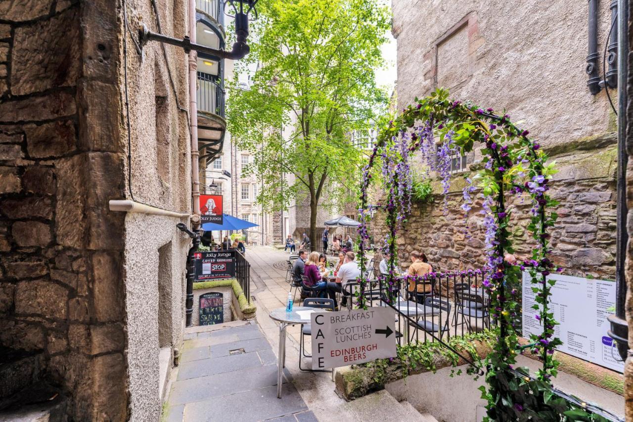 Unique 2 Bedroom Castle Suite Apartment - Near Edinburgh Castle & Royal Mile المظهر الخارجي الصورة