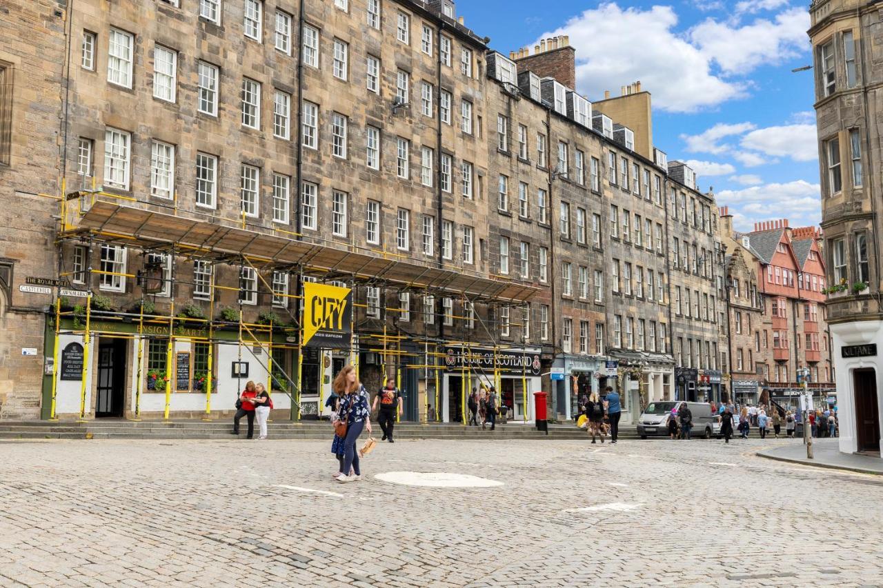 Unique 2 Bedroom Castle Suite Apartment - Near Edinburgh Castle & Royal Mile المظهر الخارجي الصورة