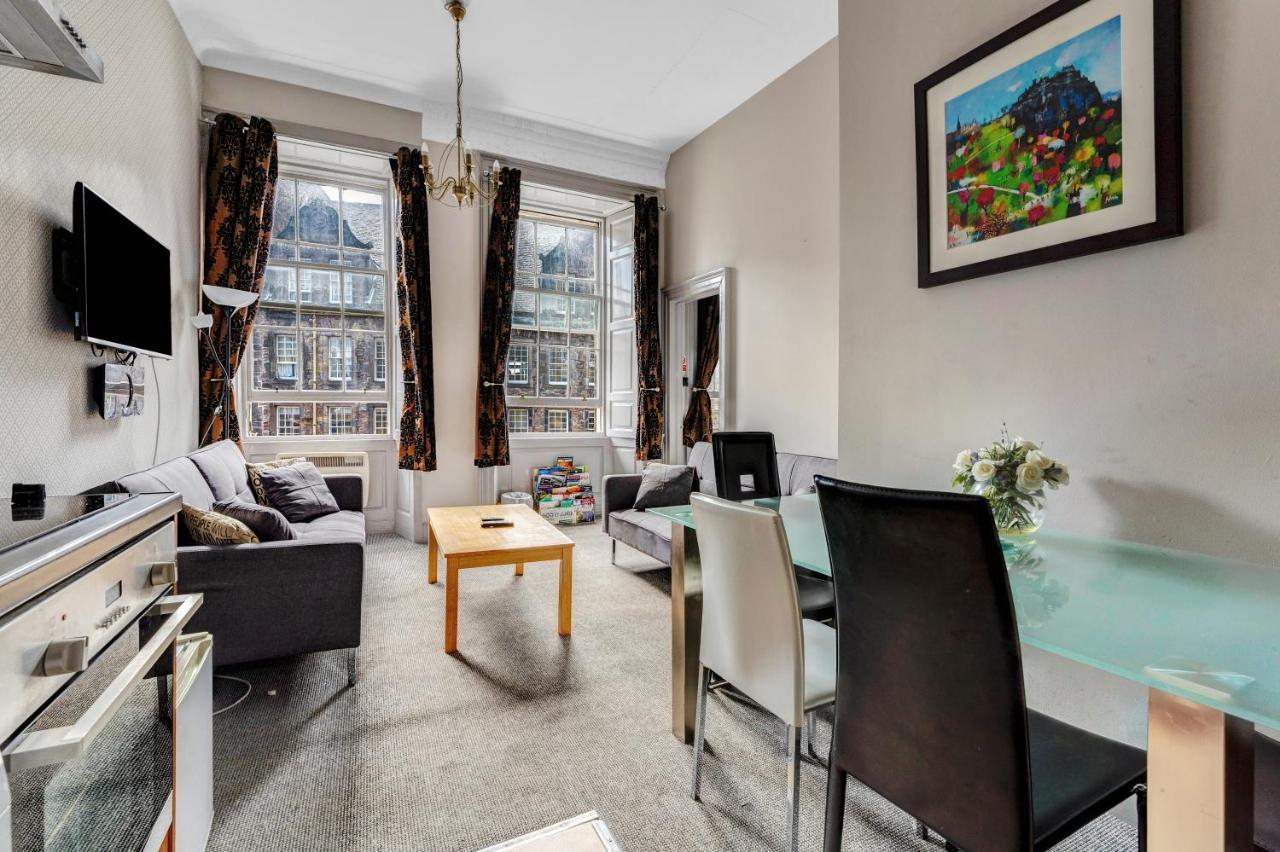 Unique 2 Bedroom Castle Suite Apartment - Near Edinburgh Castle & Royal Mile المظهر الخارجي الصورة
